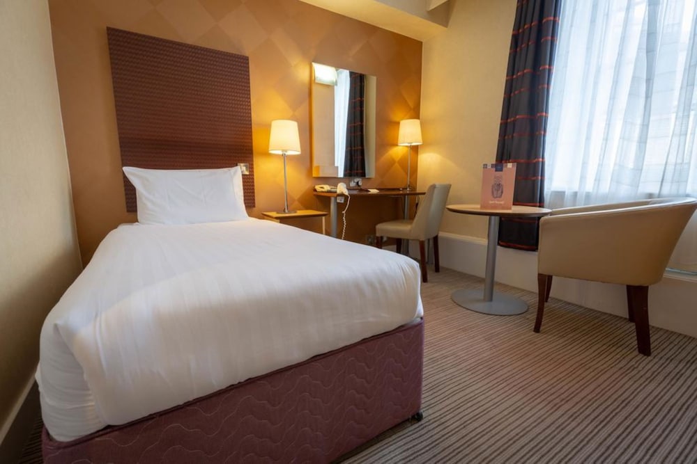 The Angel Hotel Cardiff 14/60