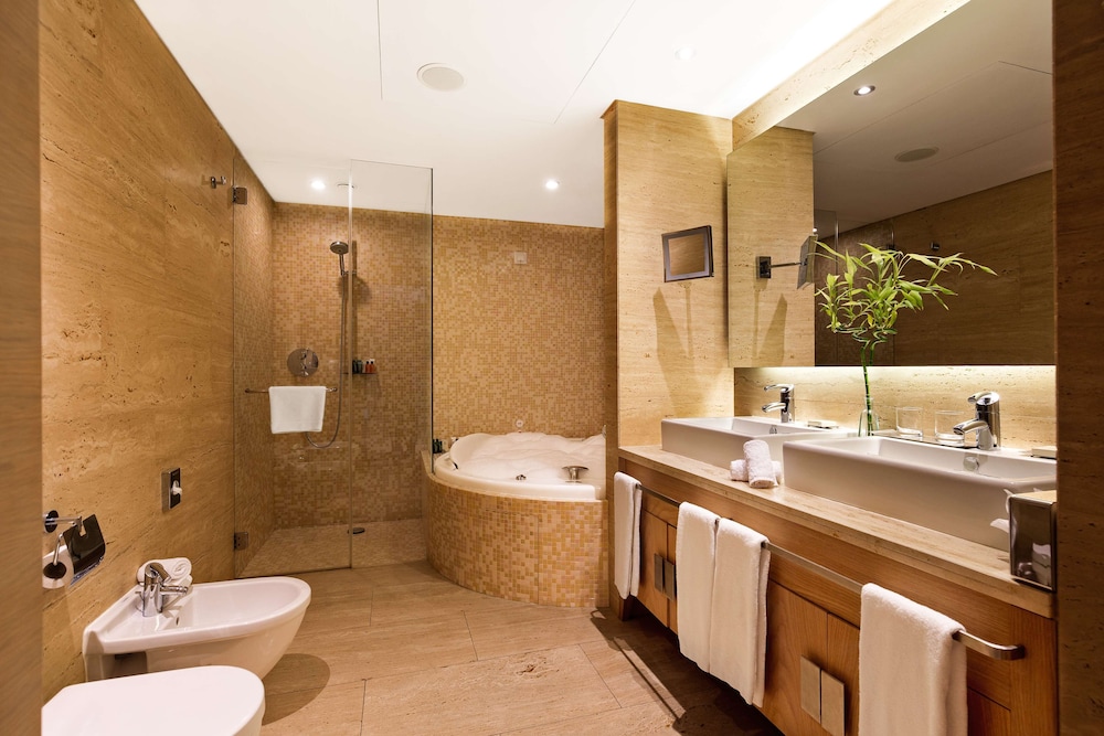 Hilton Vilamoura As Cascatas Golf Resort & Spa 10/77