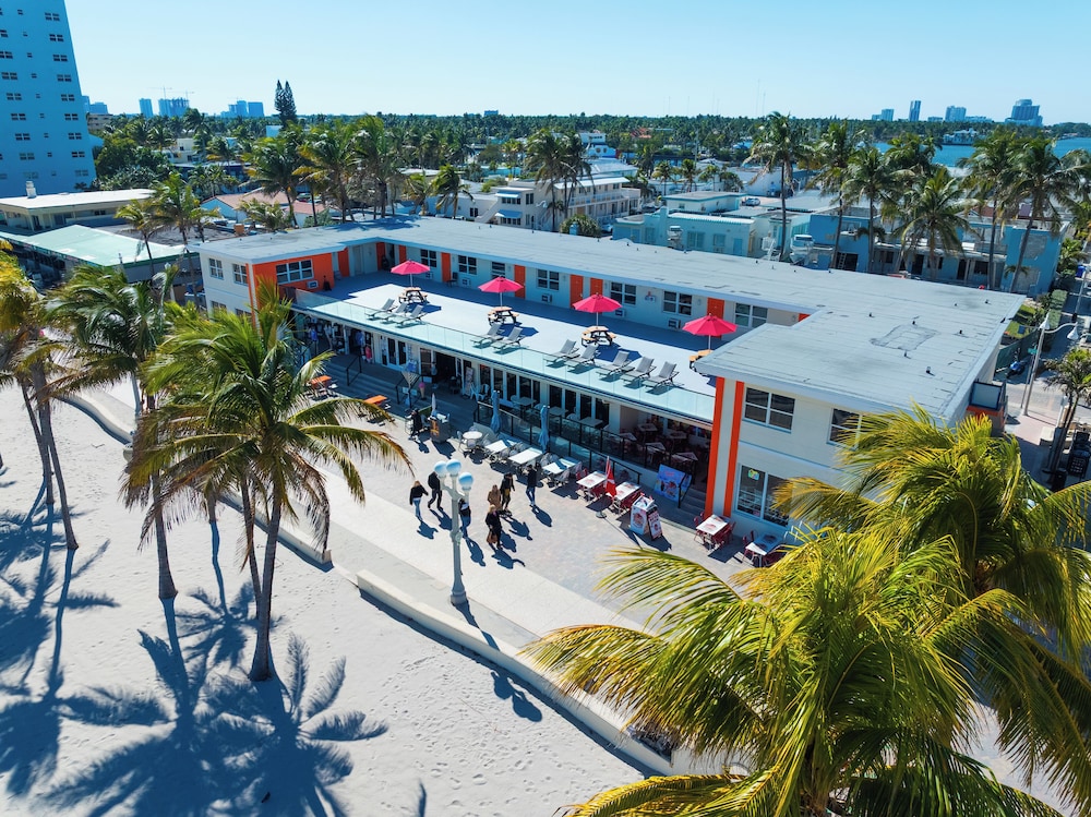 La Terrace Oceanfront 4/50