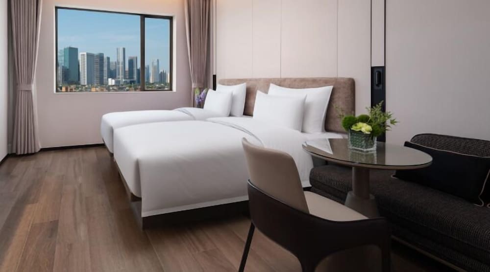BYLAND WORLD HOTEL 32/50