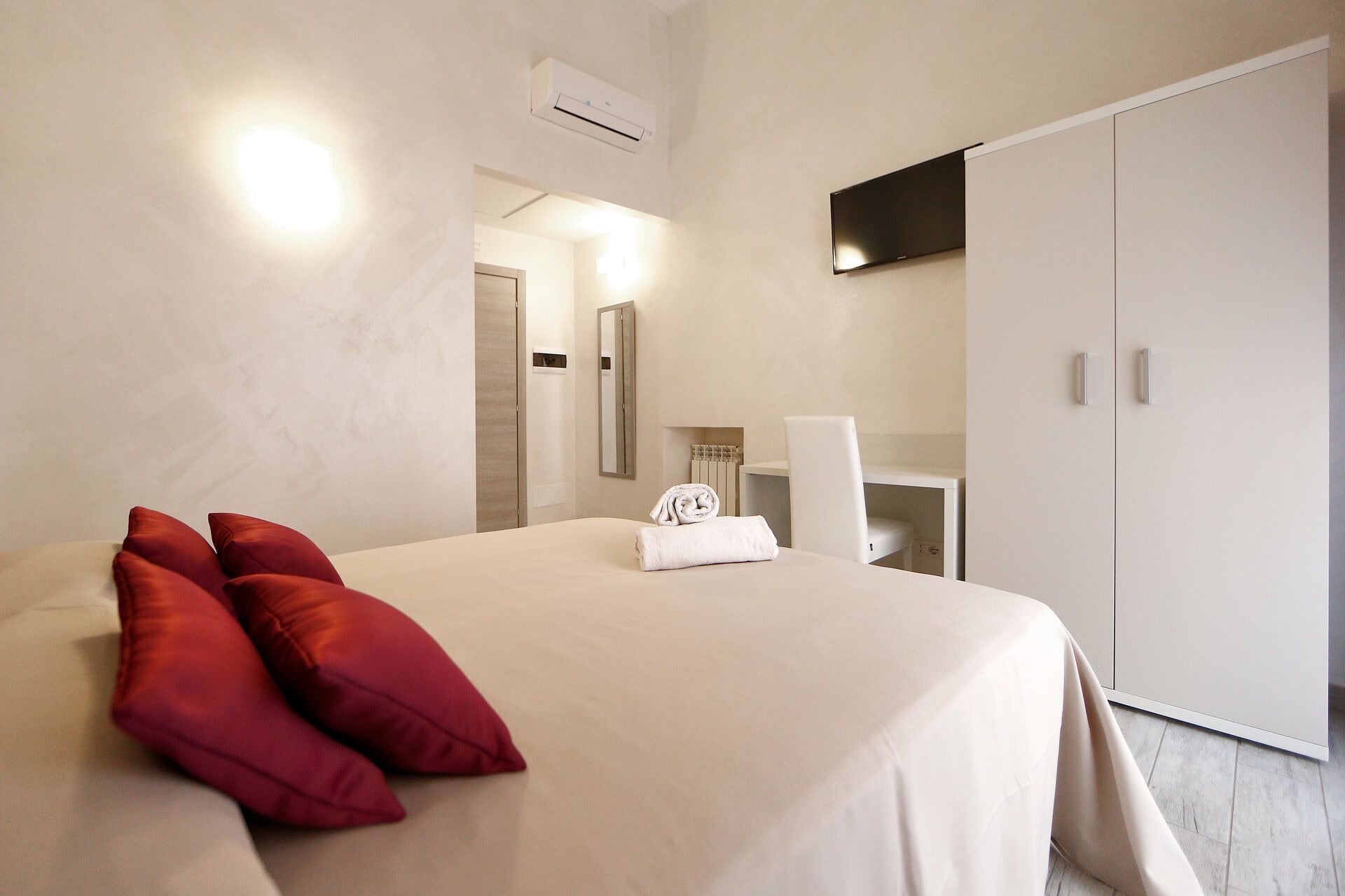 ROOM, DOUBLE BED, BALCONY