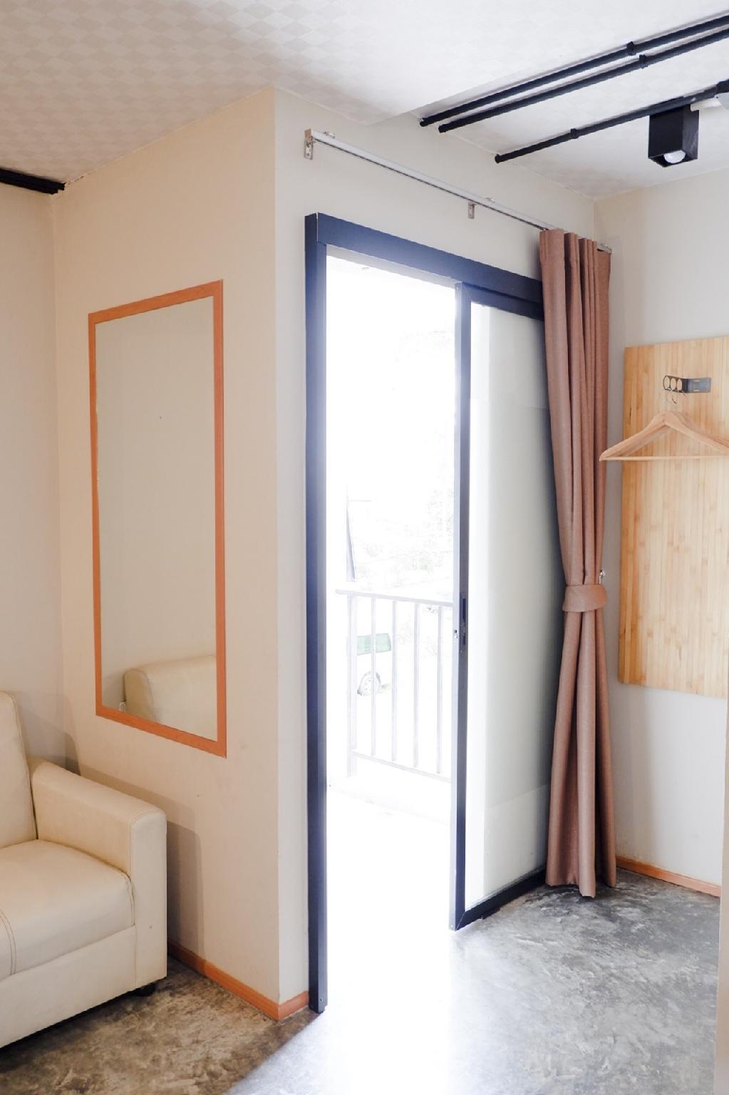 Izen Plus Budget Hotel & Residences 39/57