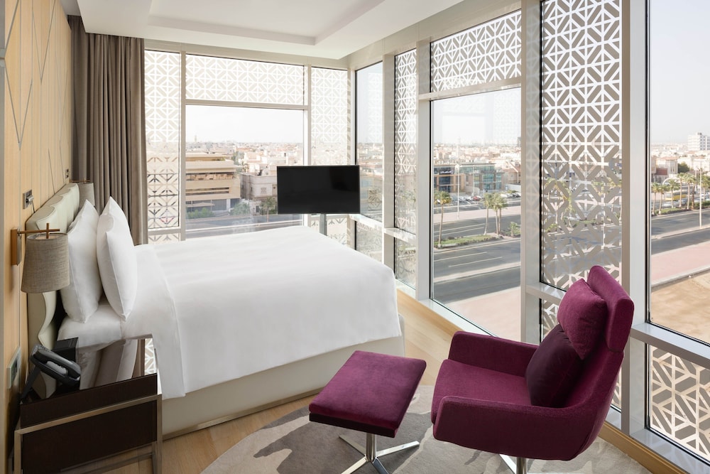 فندق كراون بلازا جدة السلام(Crowne Plaza Jeddah Al Salam) 15/64