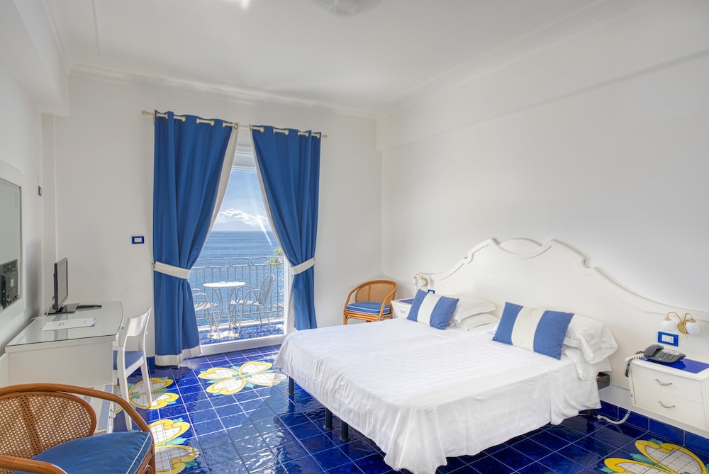 Hotel Cetus 12/70