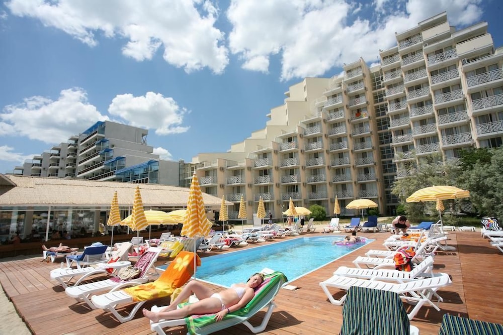 Albena Beach Club 37/50