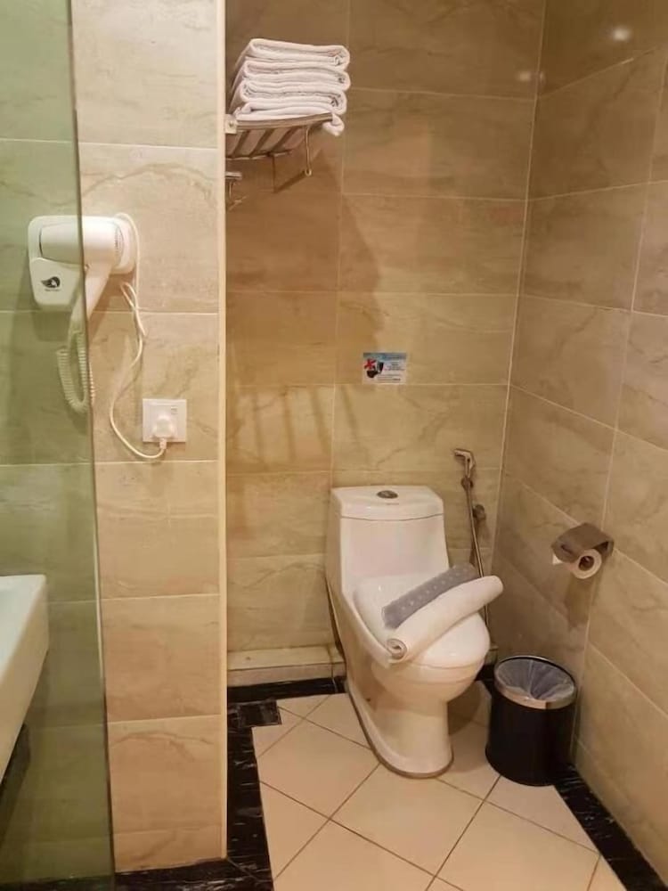 THE REED HOTEL MELAKA – Formerly E-Red Hotel Melaka 46/52