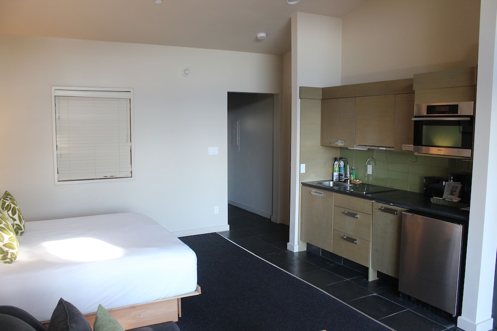 Black Rock Ocean Front Resort 55/69