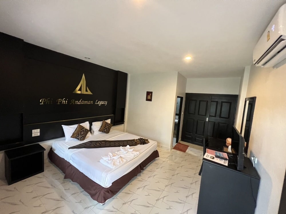 Phi Phi Andaman Legacy Resort 24/74