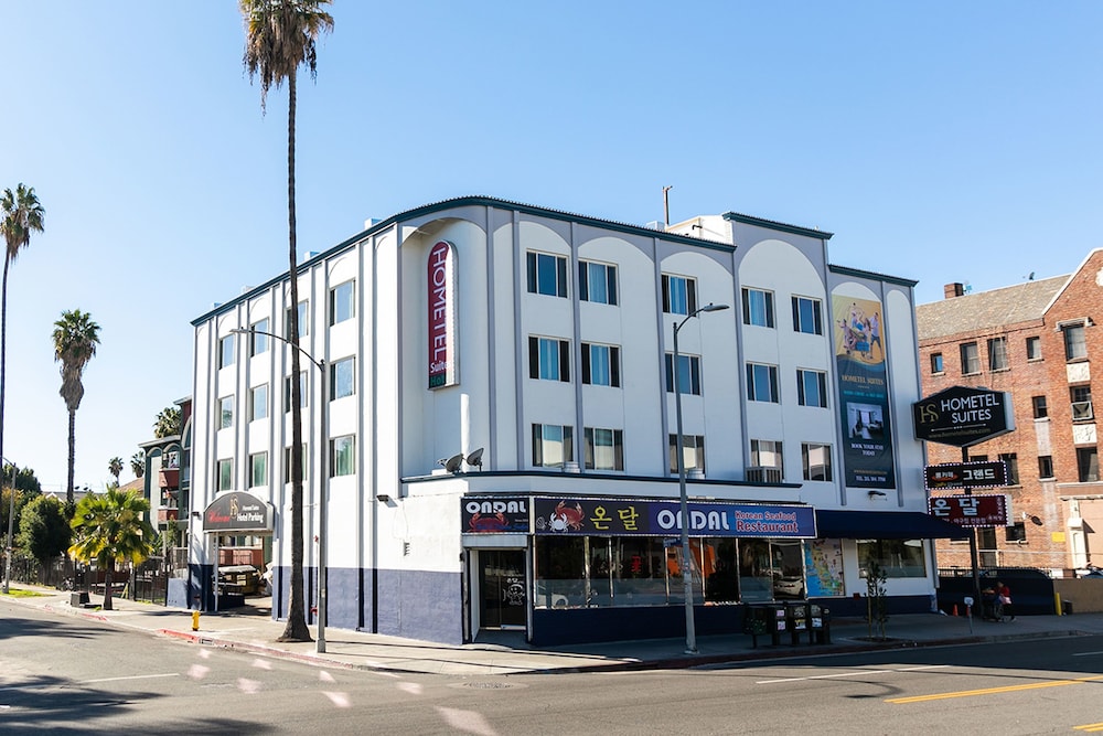 Hometel Suites 3/72