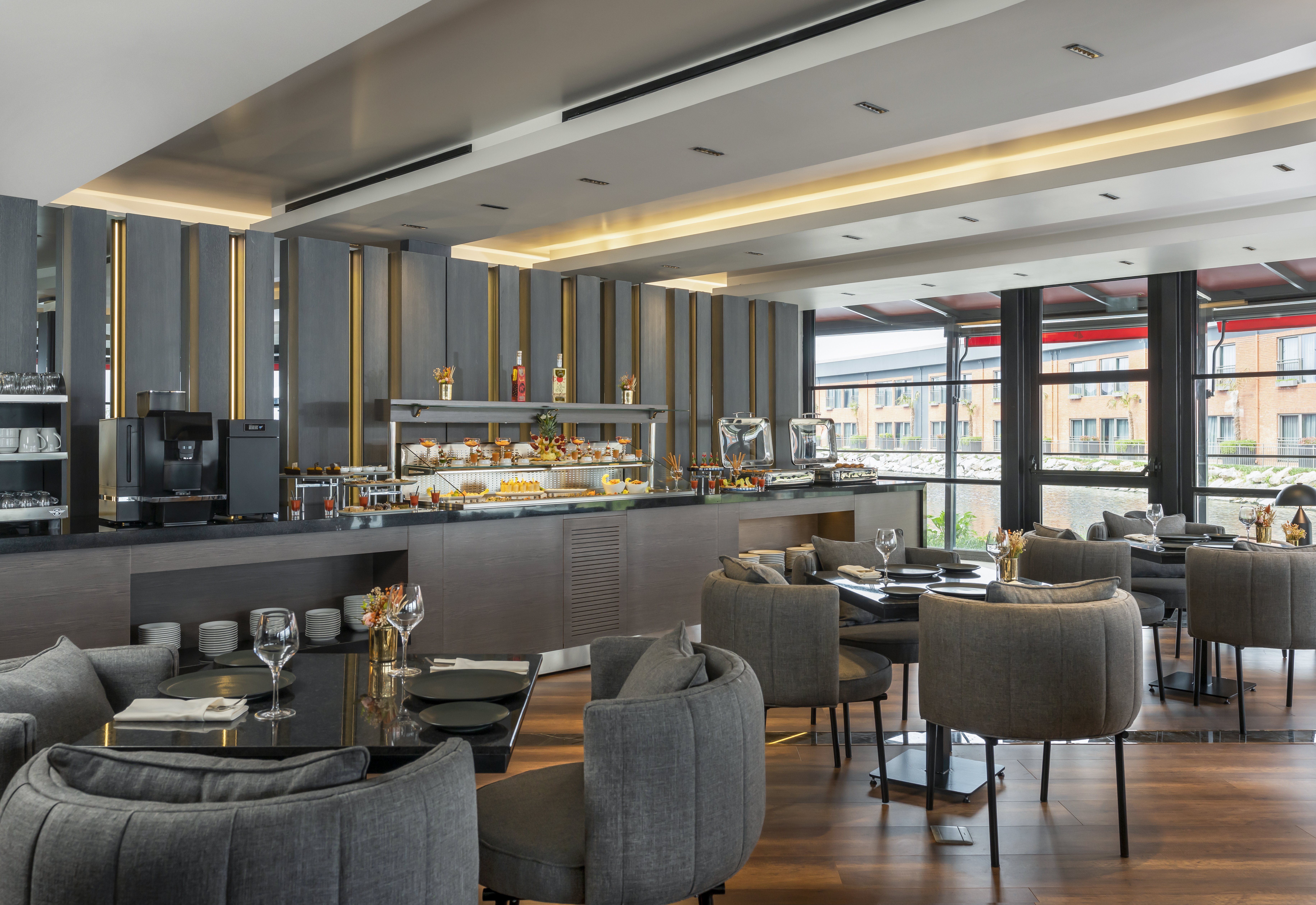 Crowne Plaza Istanbul Tuzla Viaport Marina 57/82