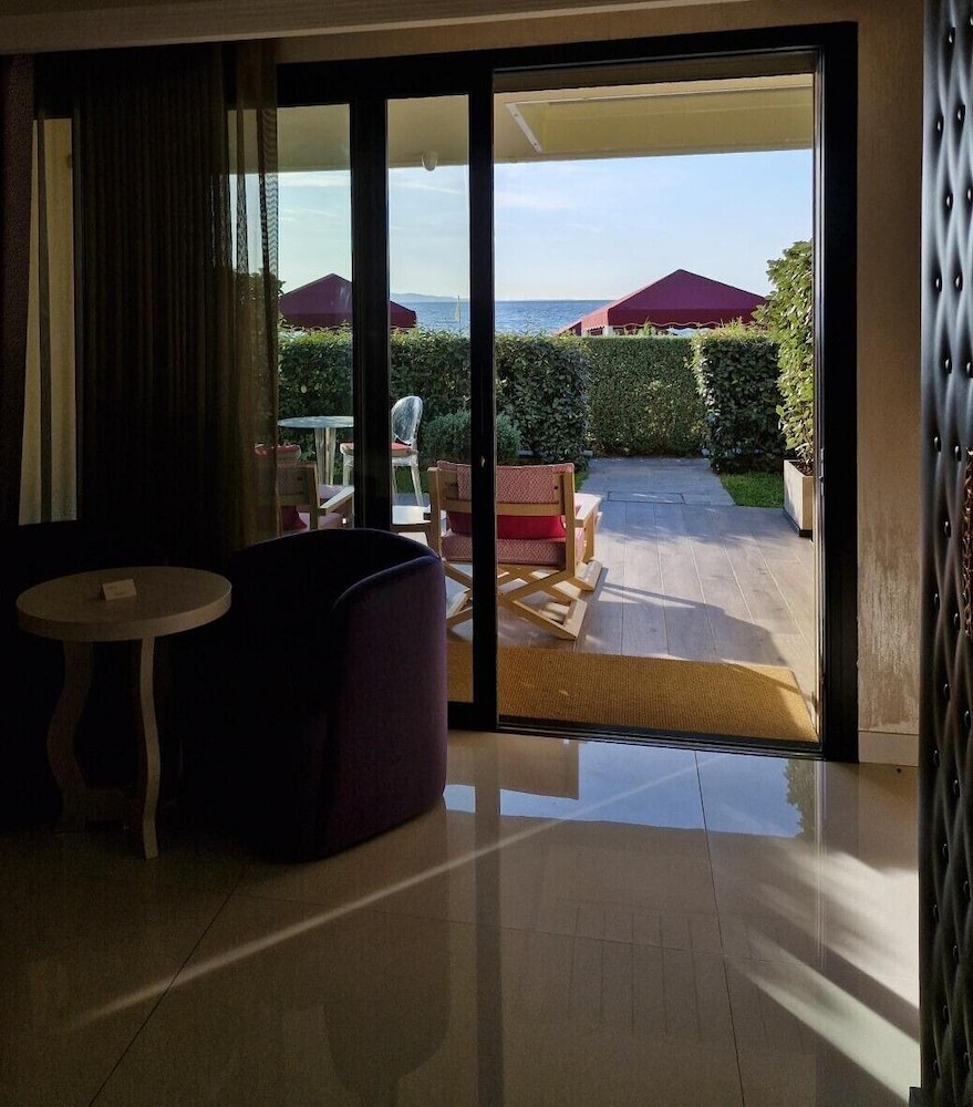 Cala Beach Resort 37/65