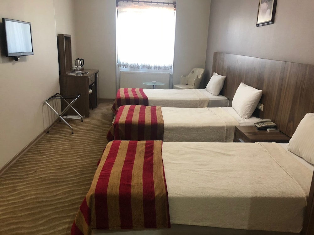 Kilim Hotel 11/35