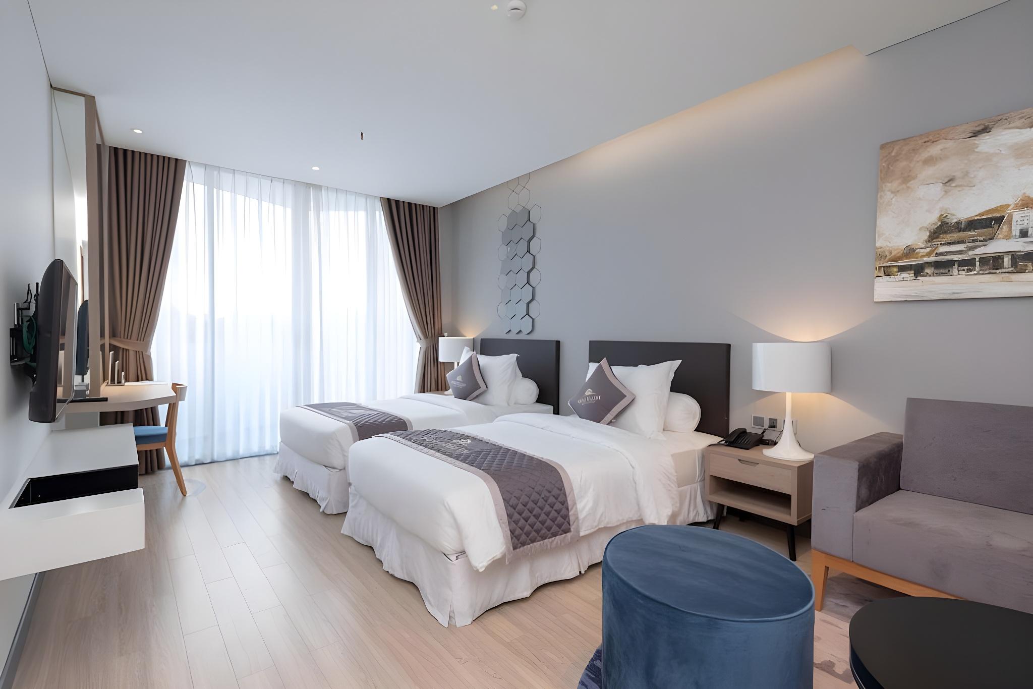 DELUXE, TWIN BEDS