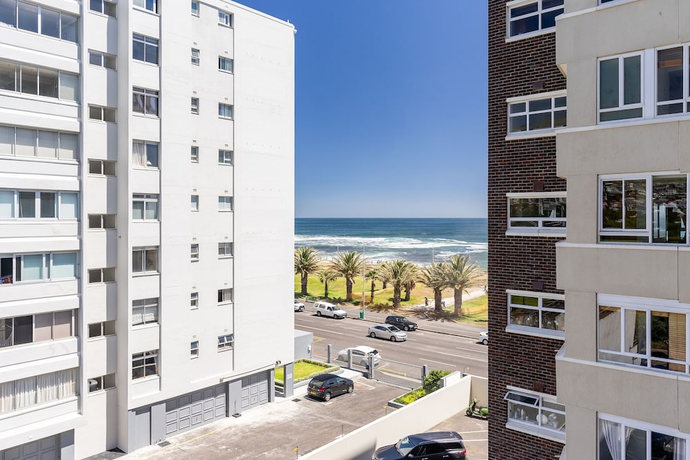 Mouille Point Village 10/50