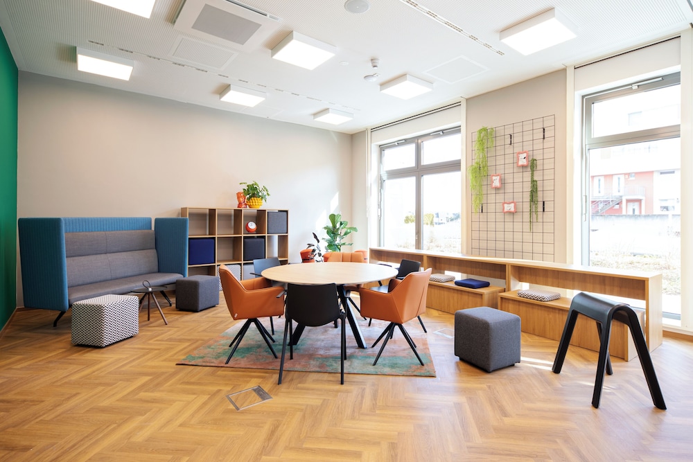 LOGINN Hotel Koln Airport 27/48