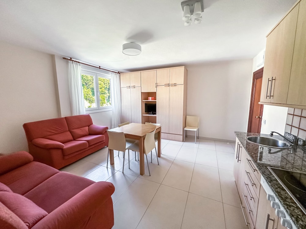 APARTAMENTOS LOS ARCES 44/65