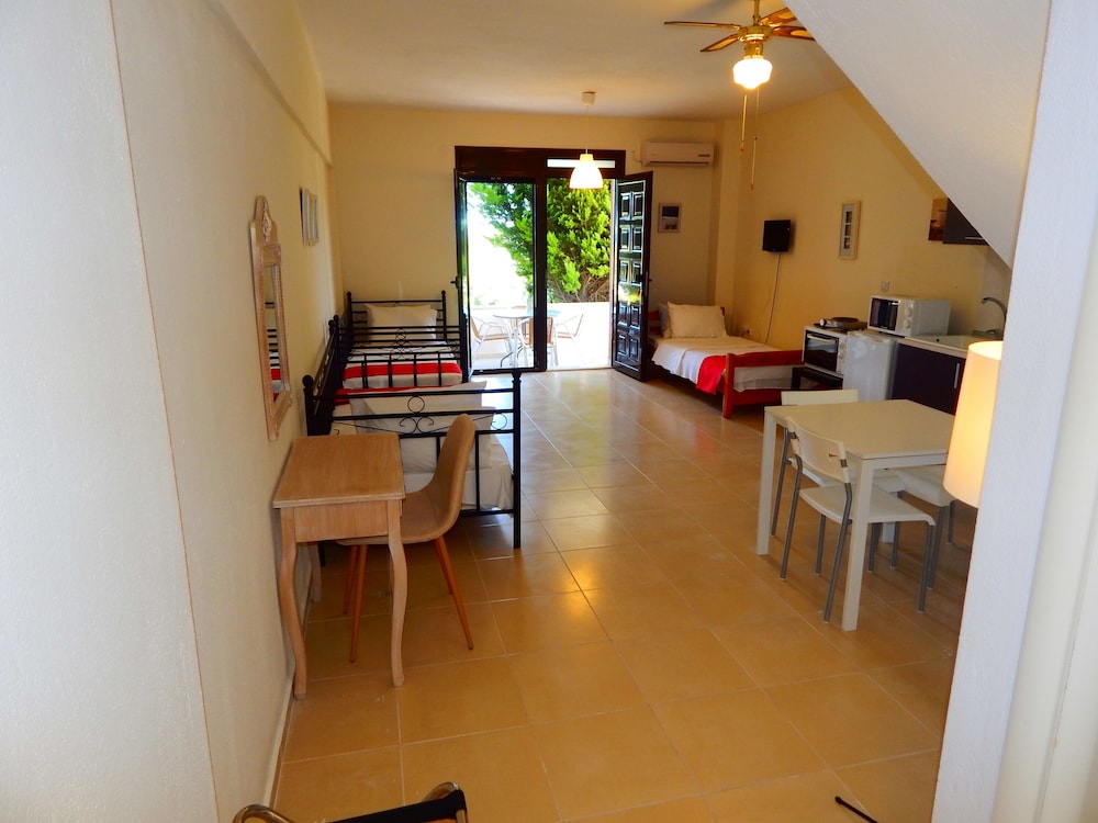Kripis Studio Paliouri 28/44
