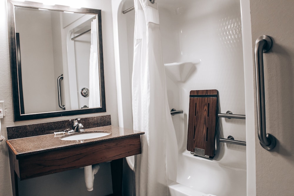 Holiday Inn Express Hotel And Suites Weatherford 38/41