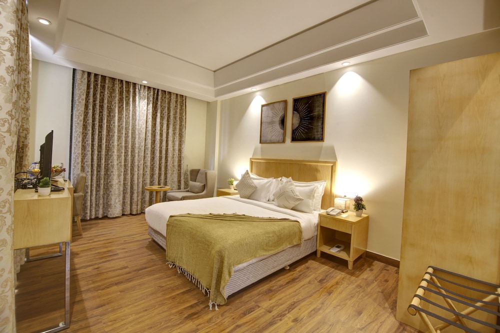 Saltstayz Corporate Suites – Golf Course Road 20/50
