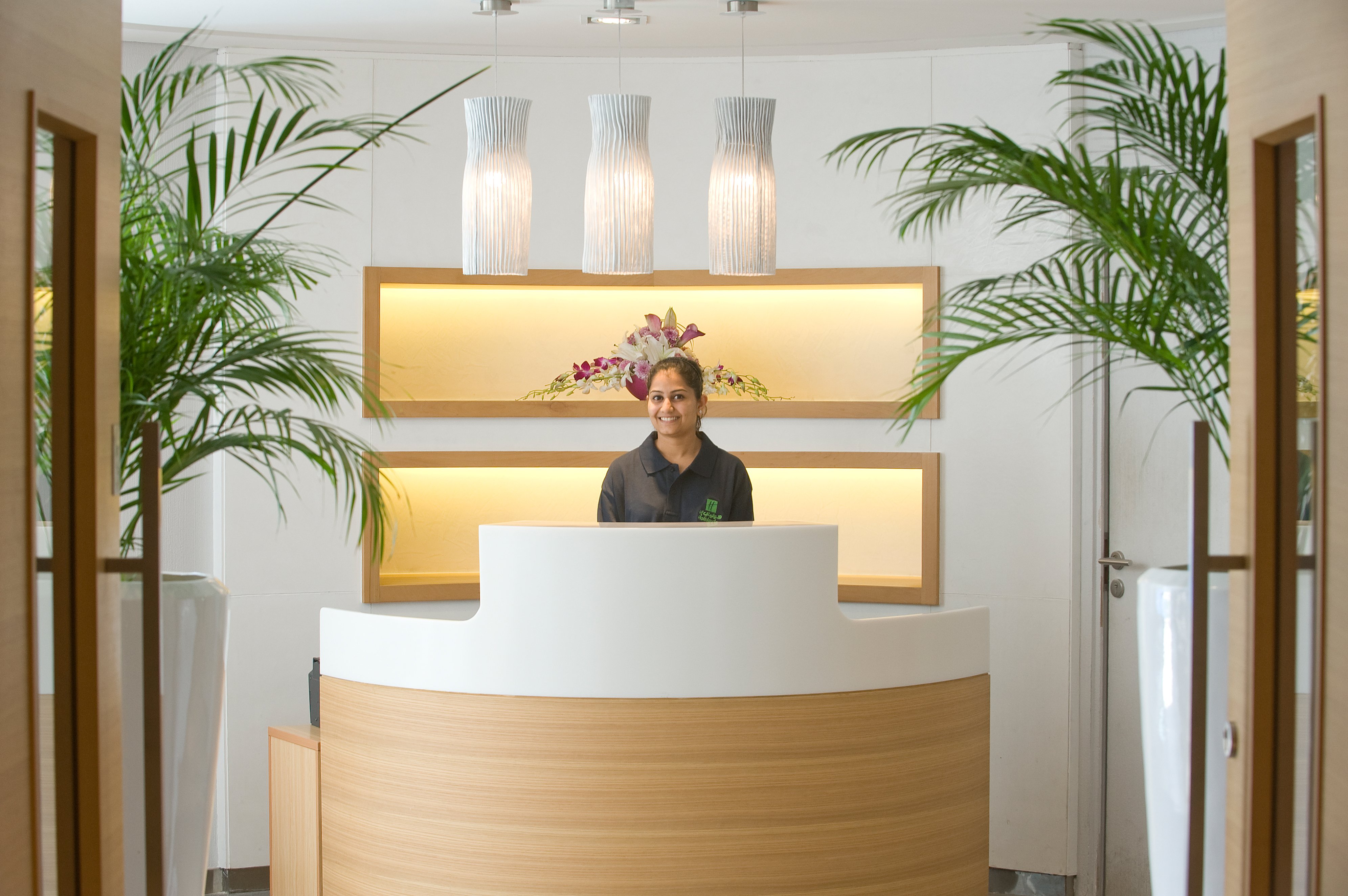 Holiday Inn Muscat al Seeb by IHG 8/73