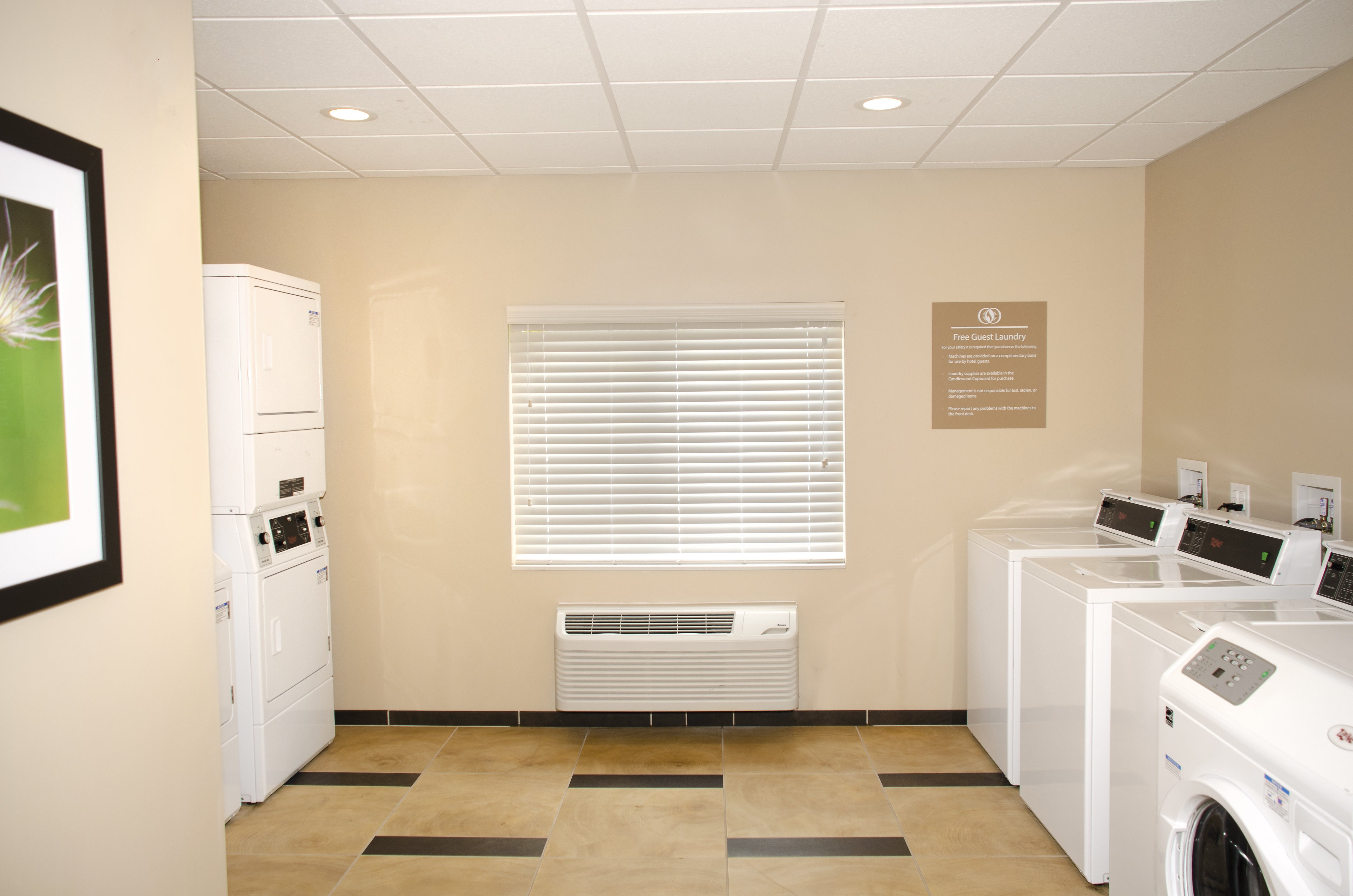 CANDLEWOOD SUITES LANCASTER WEST 31/31