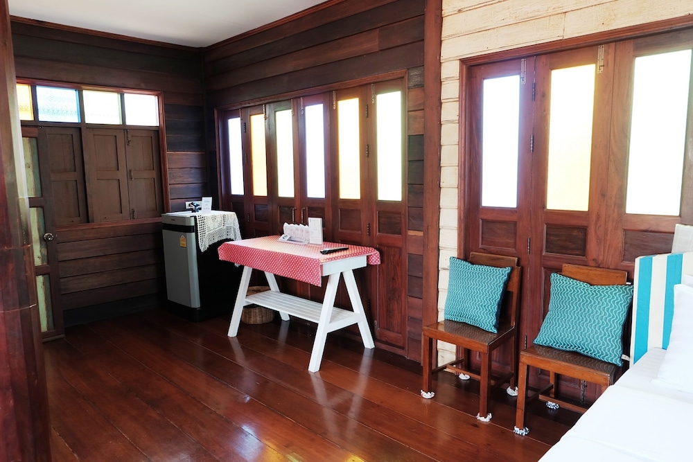 Baan Chompoo Homestay 24/35