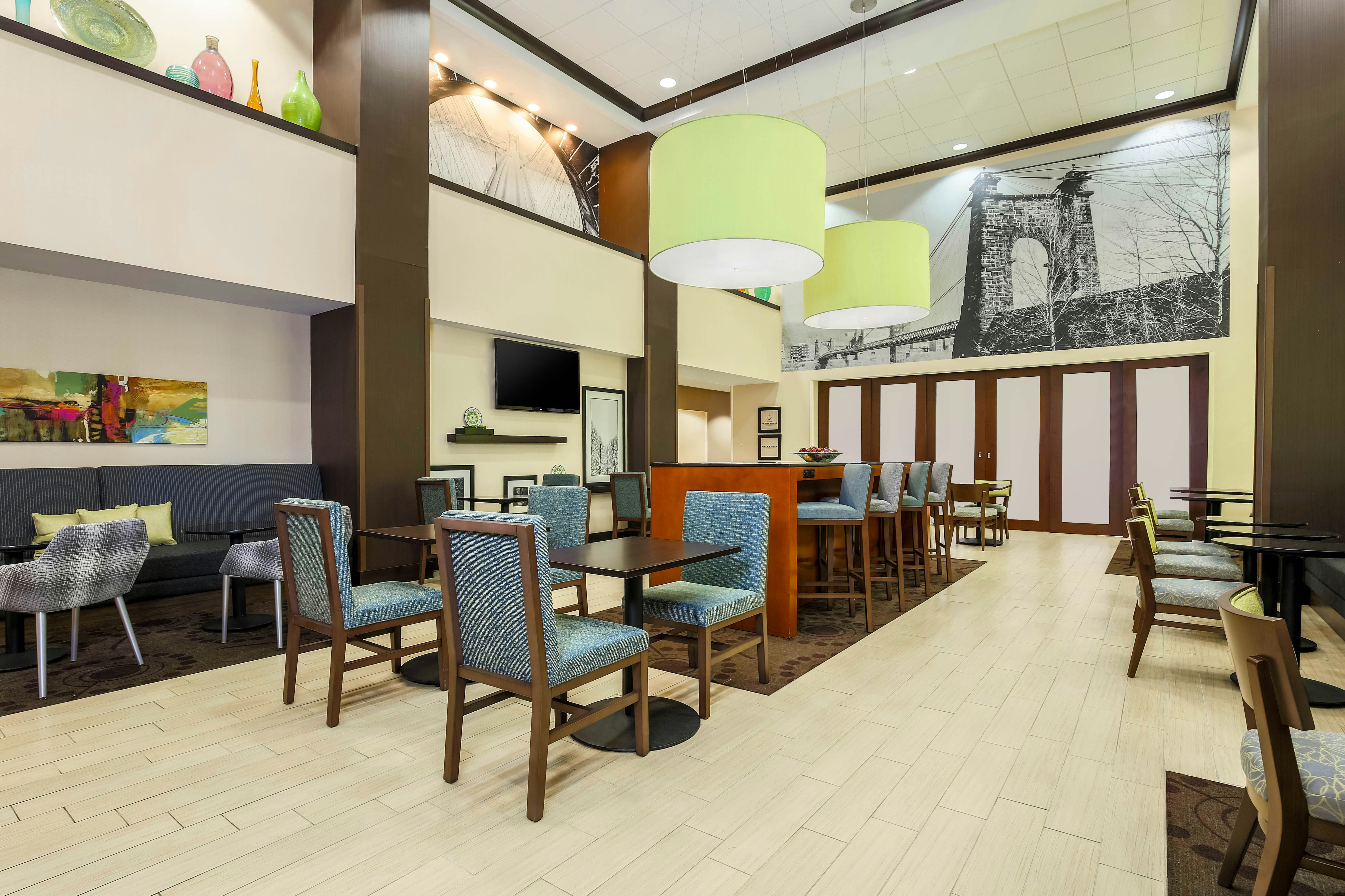 Hampton Inn Suites Wheeling the Highland 30/46