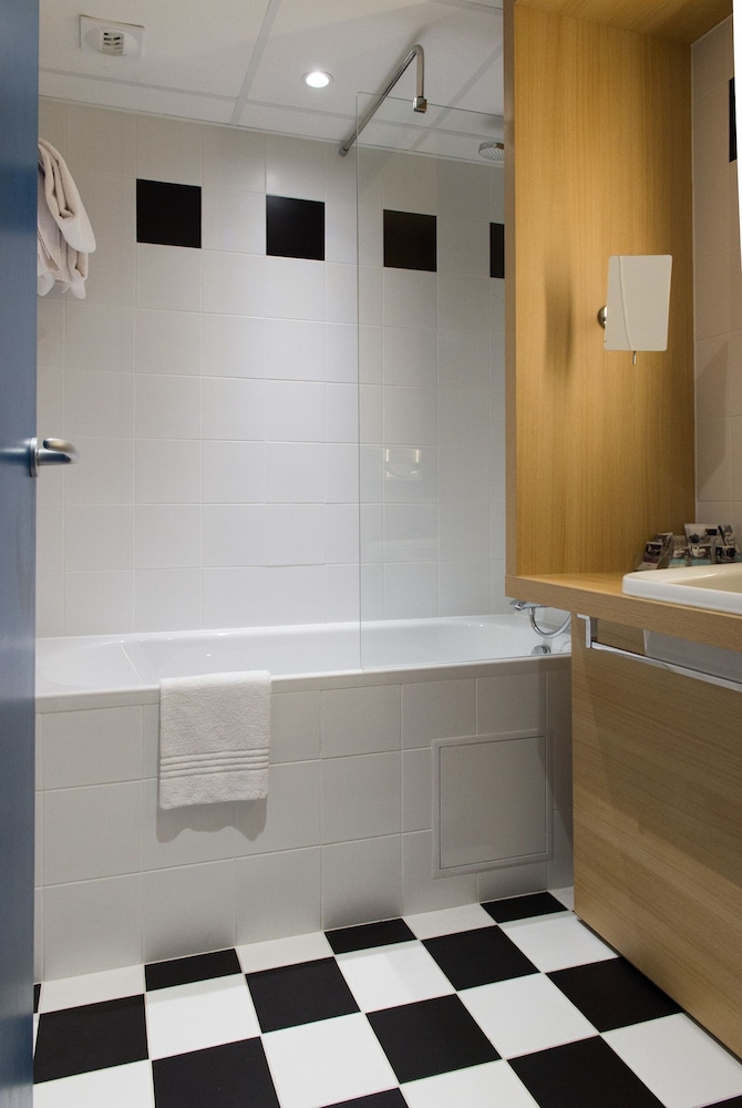 MERCURE TOURS SUD 36/77