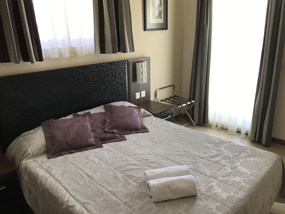 Grand Harbour Hotel 13/45