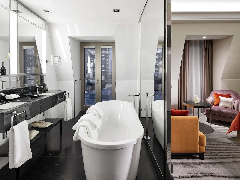 Sofitel Frankfurt Opera 59/75
