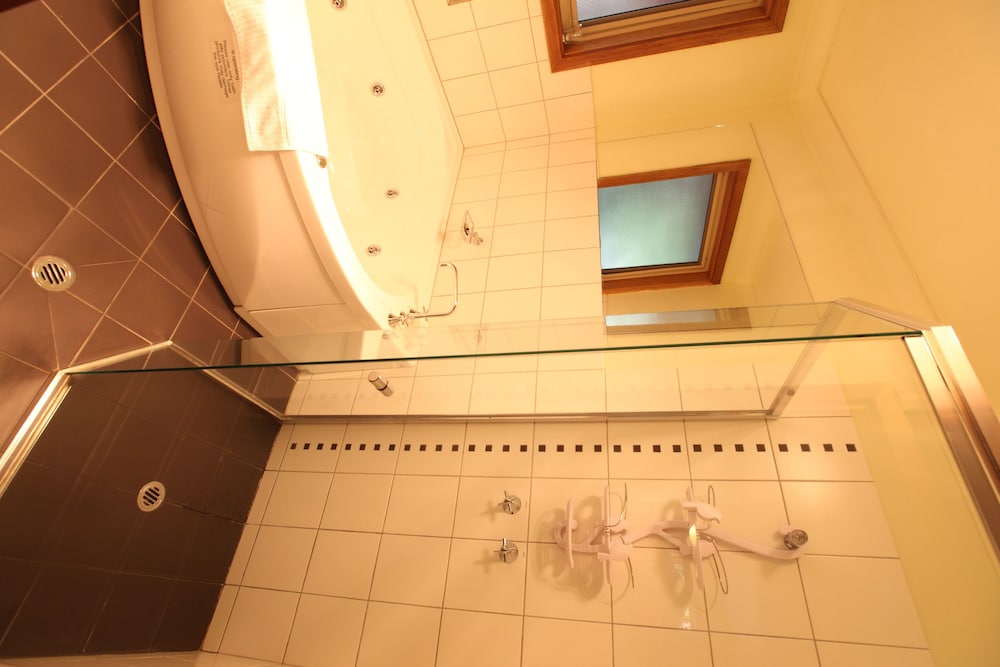 AMBLE AT HAHNDORF 44/48