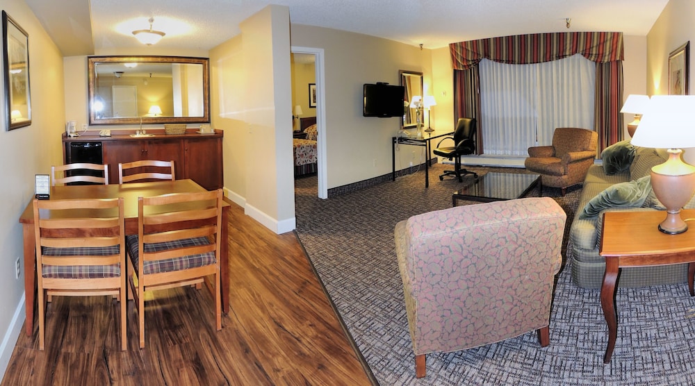Ramada by Wyndham Juneau 42/61