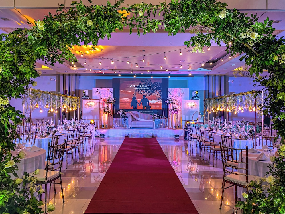 Subic Bay Peninsular Hotel 44/58