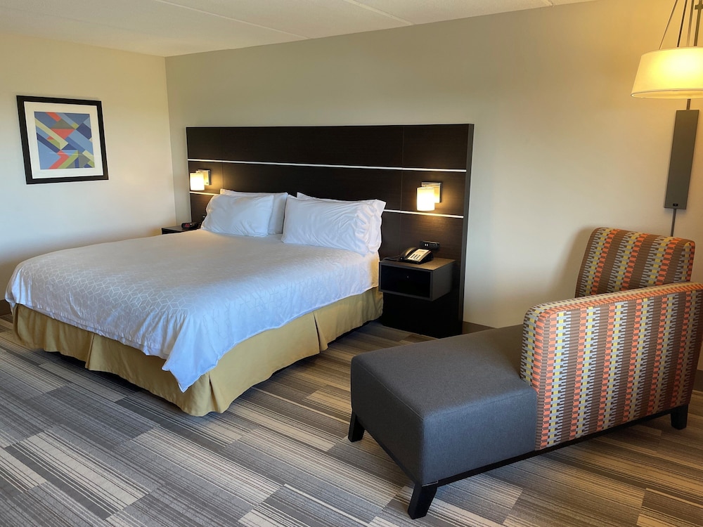 Holiday Inn Express Bluffton At Hilton Head Area 24/80