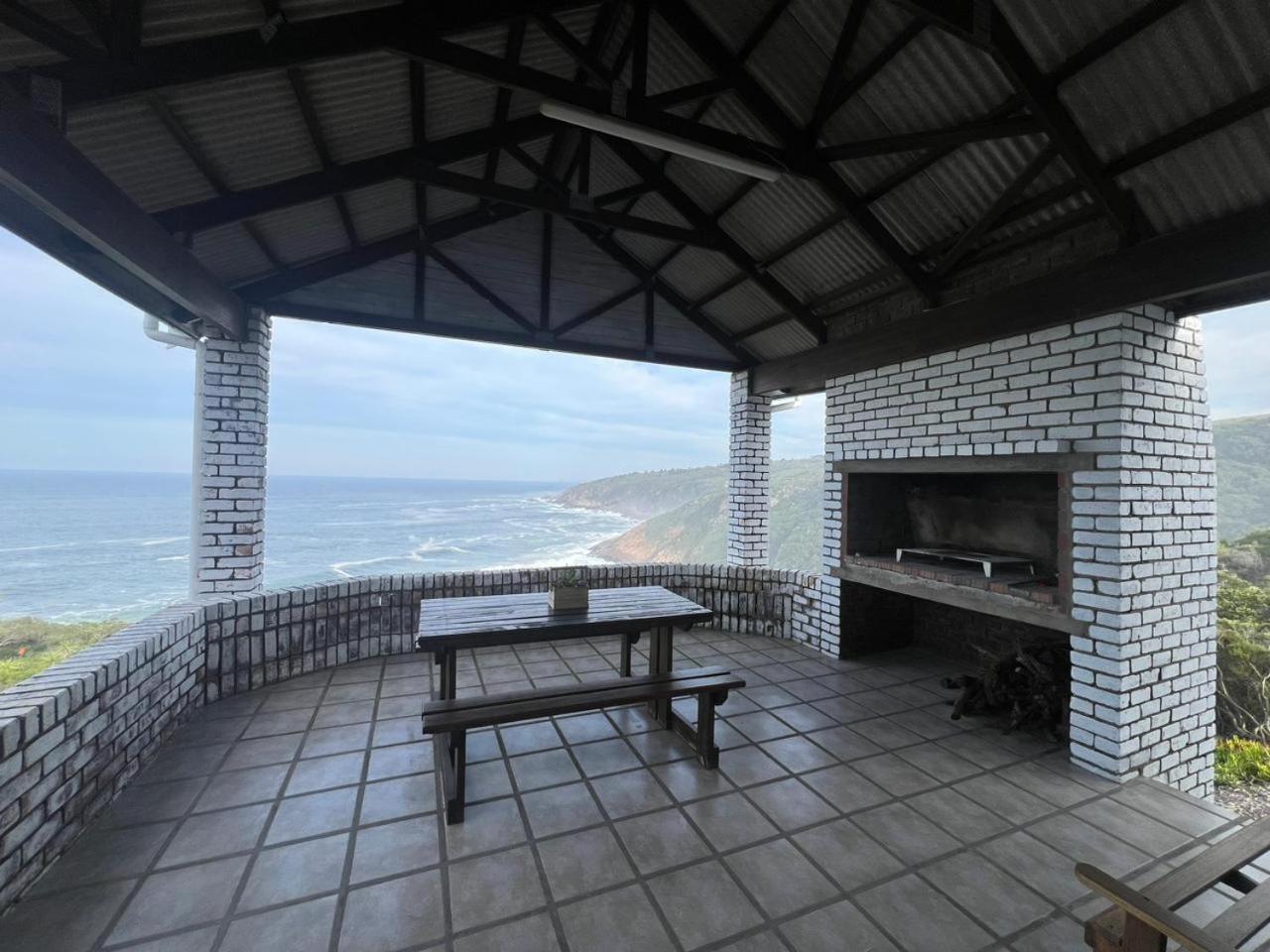 Blue Whale Resort 24/50