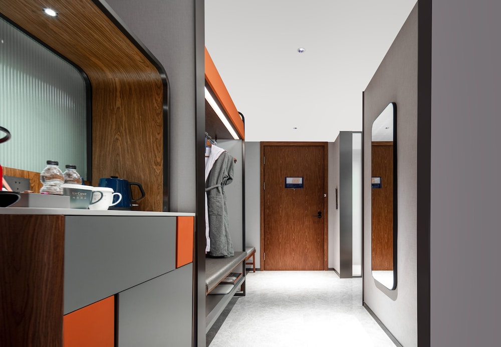 UrCove by Hyatt Hangzhou Xiaoshan Jiangnan Technology City 8/50