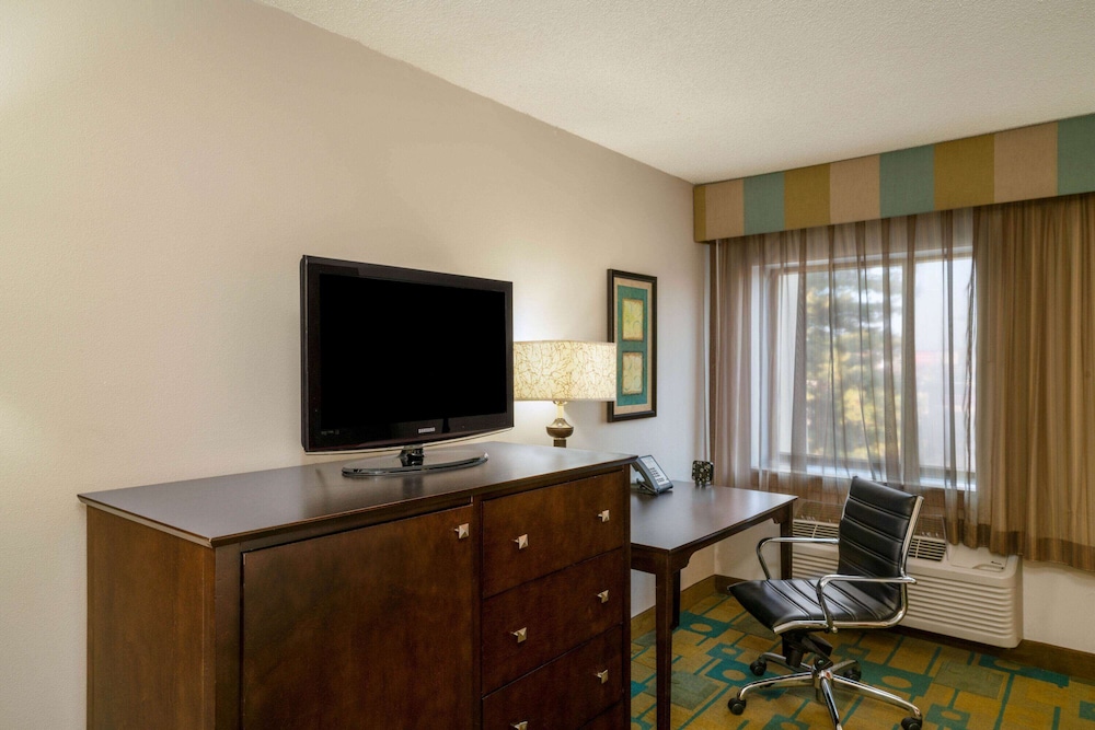 La Quinta Inn & Suites by Wyndham Nashville Airport 42/63