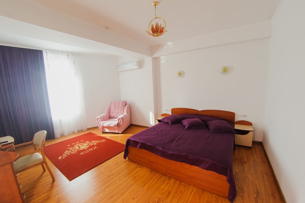Villa Arus Hotel 47/63