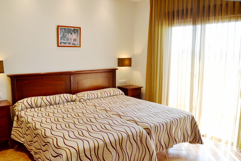 Tarik Hotel 27/63
