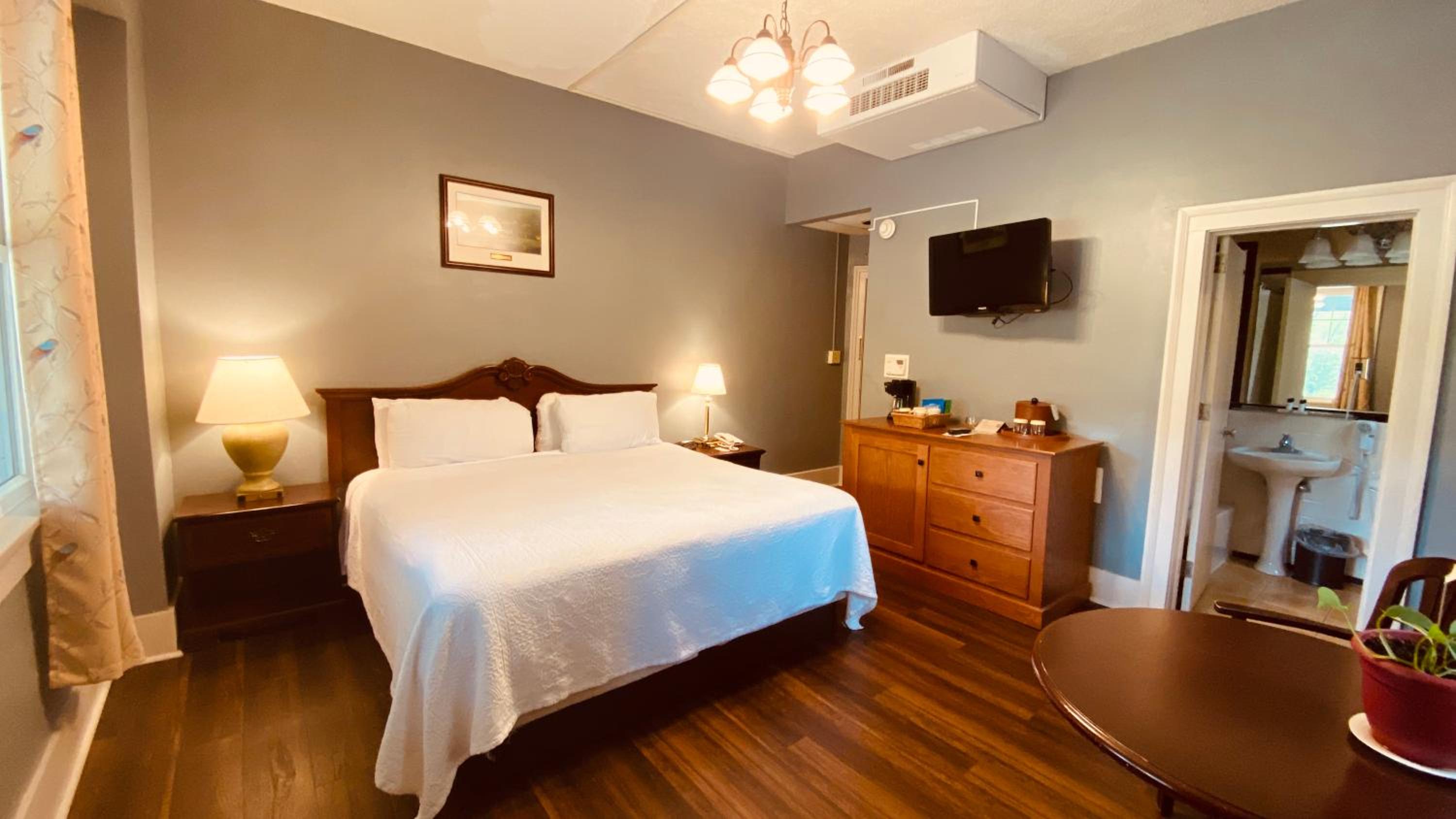غرفة بسرير كينج بإطلالة على النهر، The Shawnee Inn And Golf Resort 7/10