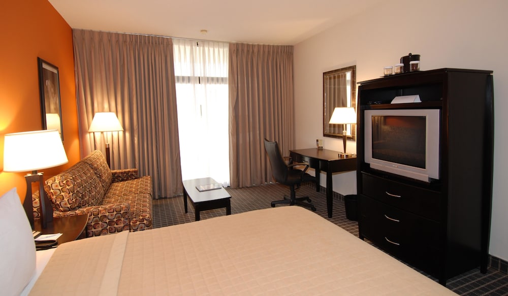 Oakland Airport Executive Hotel 31/65