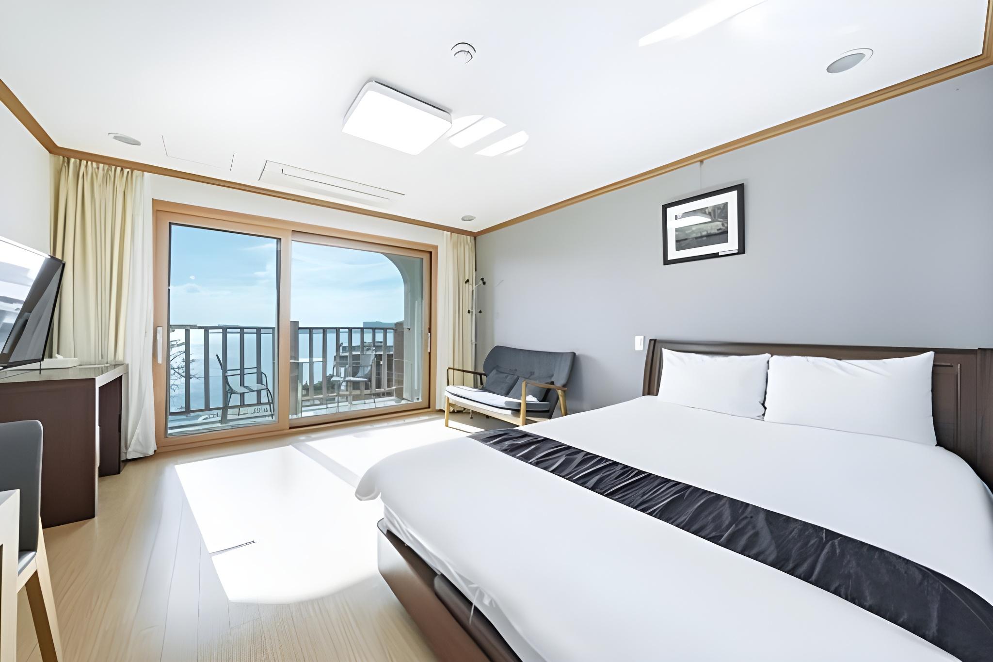 Sky, Deluxe, Double Bed