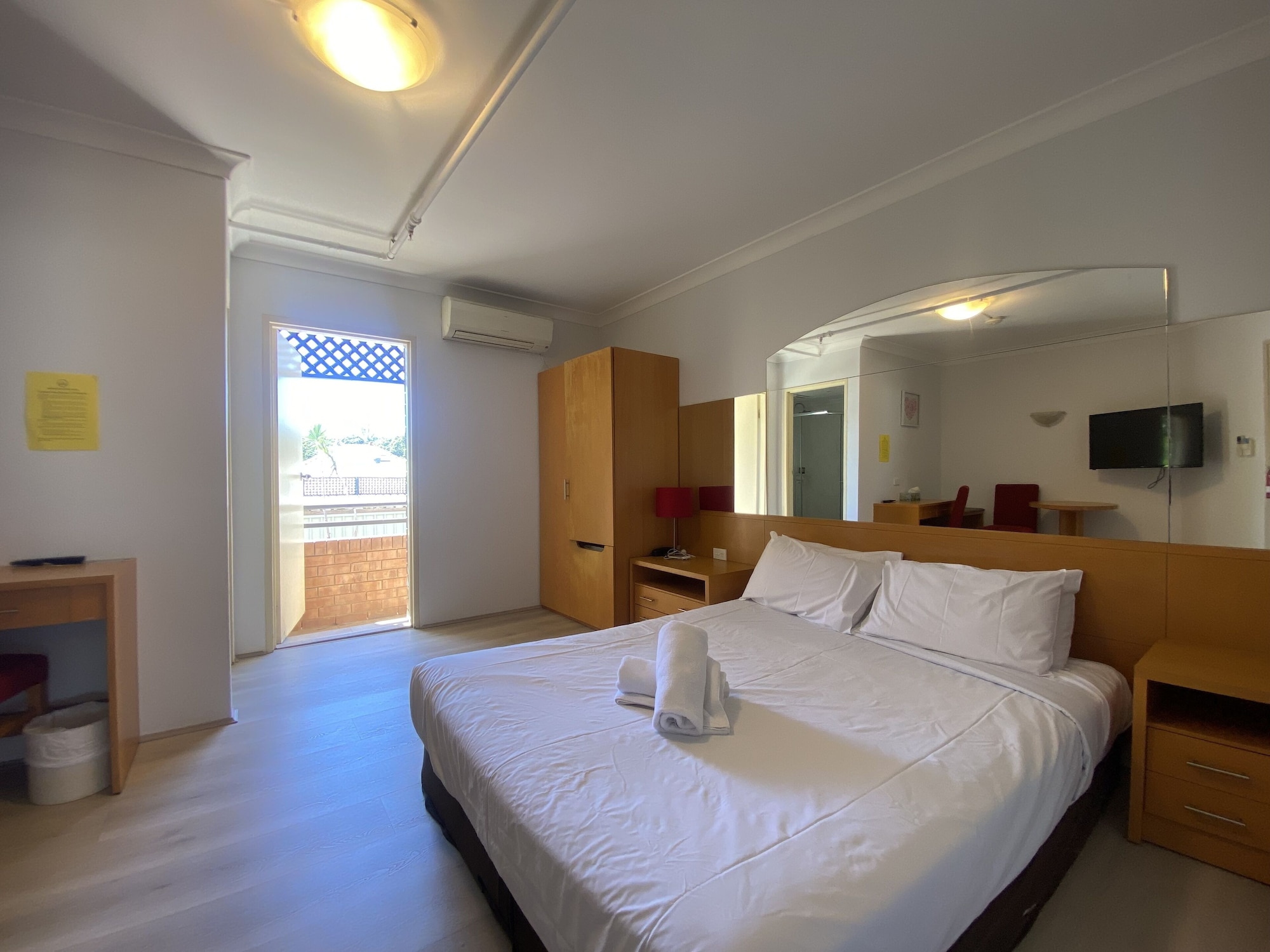 1 BEDROOM, DELUXE, DOUBLE BED