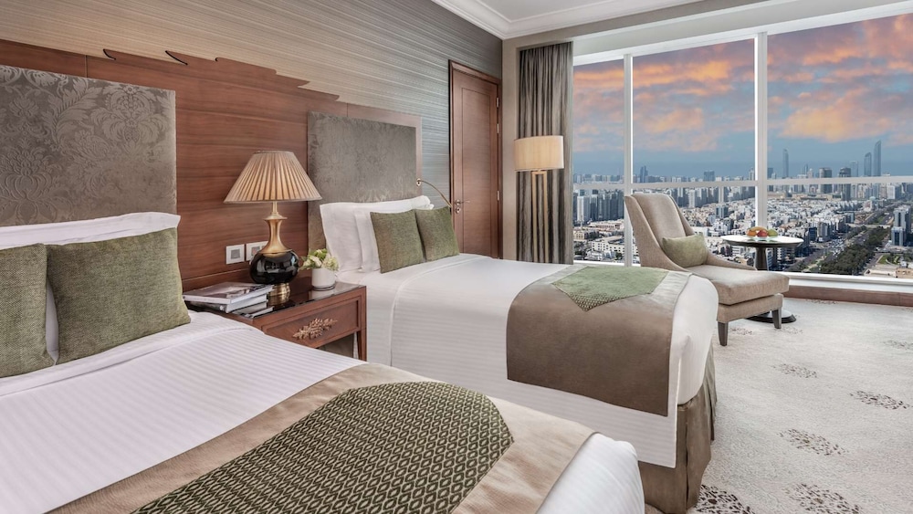 Dusit Thani Abu Dhabi 20/45