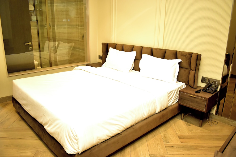 Hotel Cullinan By Qotel 8/27