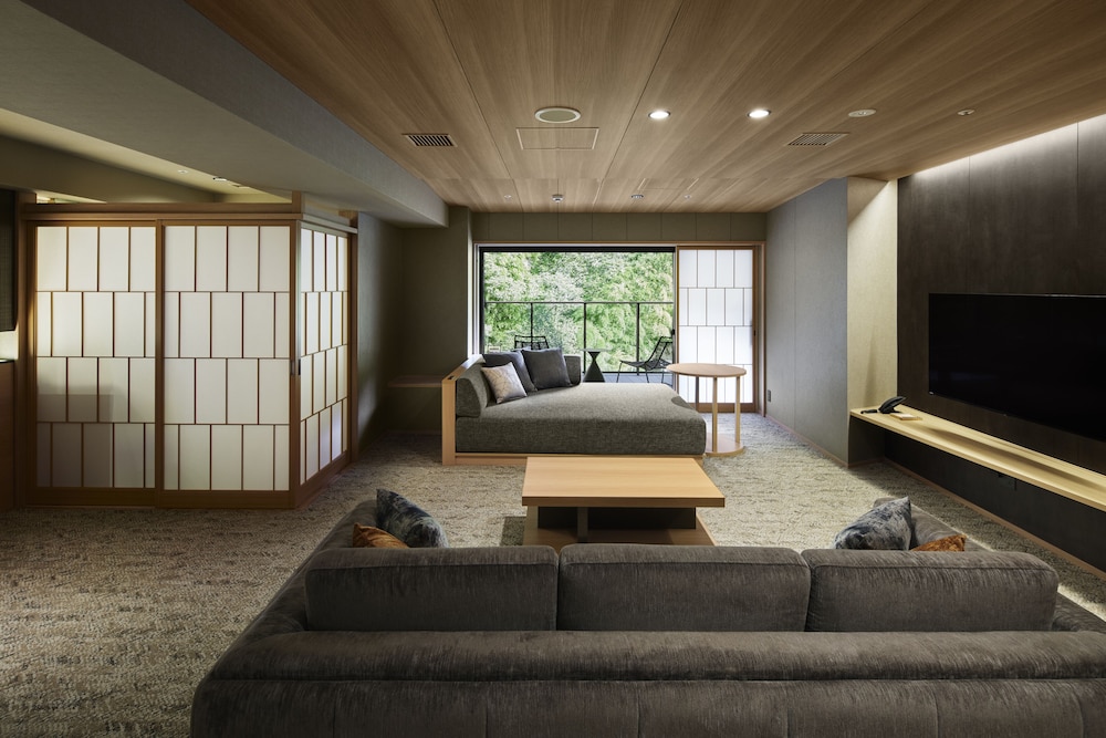 Hotel Hatsuhana 40/55
