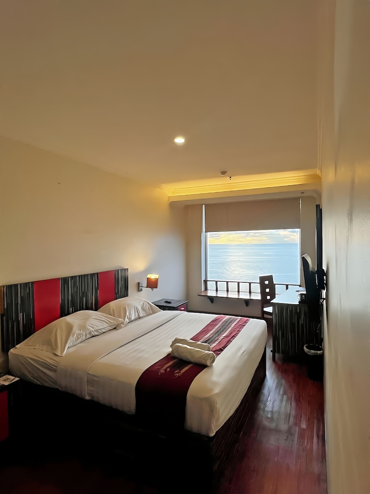 Lion Hotel And Plaza 18/40
