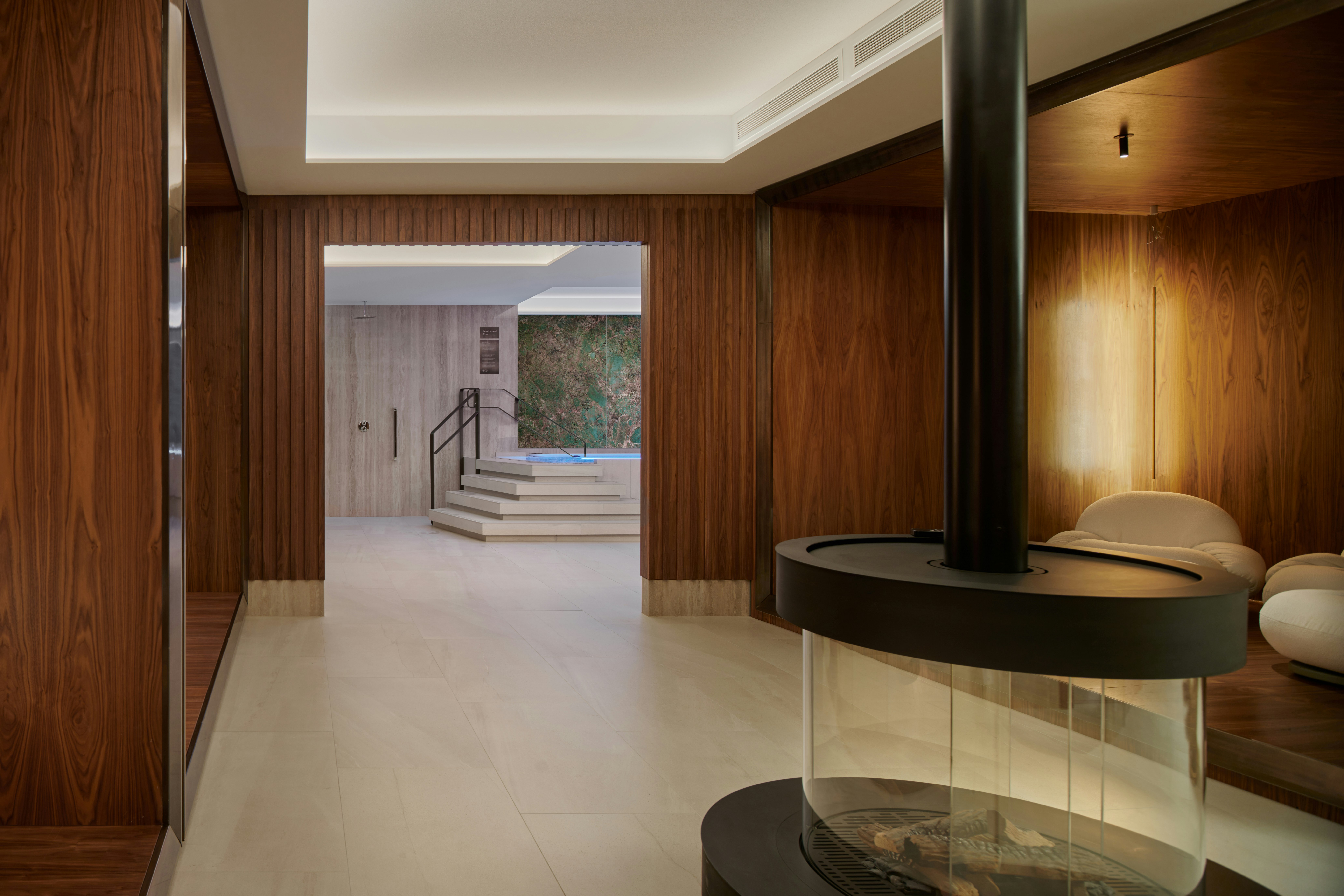 Iceland Parliament Hotel, Curio Collection by Hilton 31/31