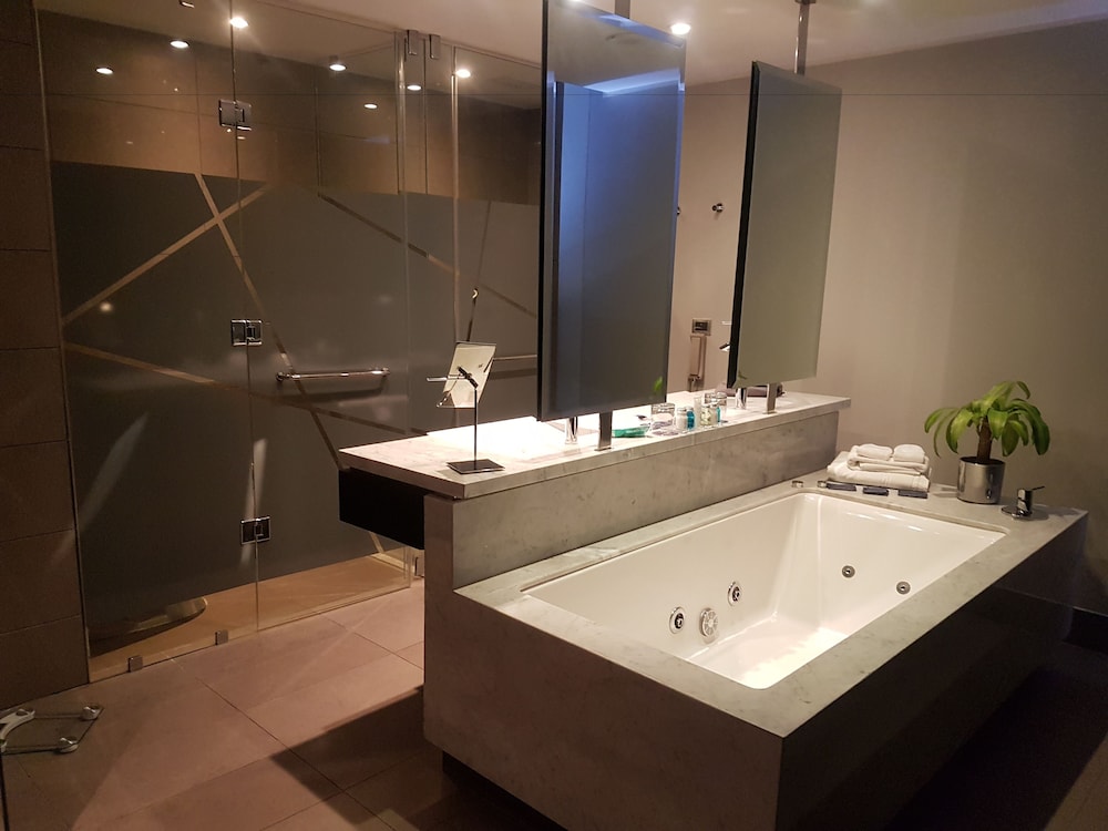 Wyndham Santiago Pettra 40/85