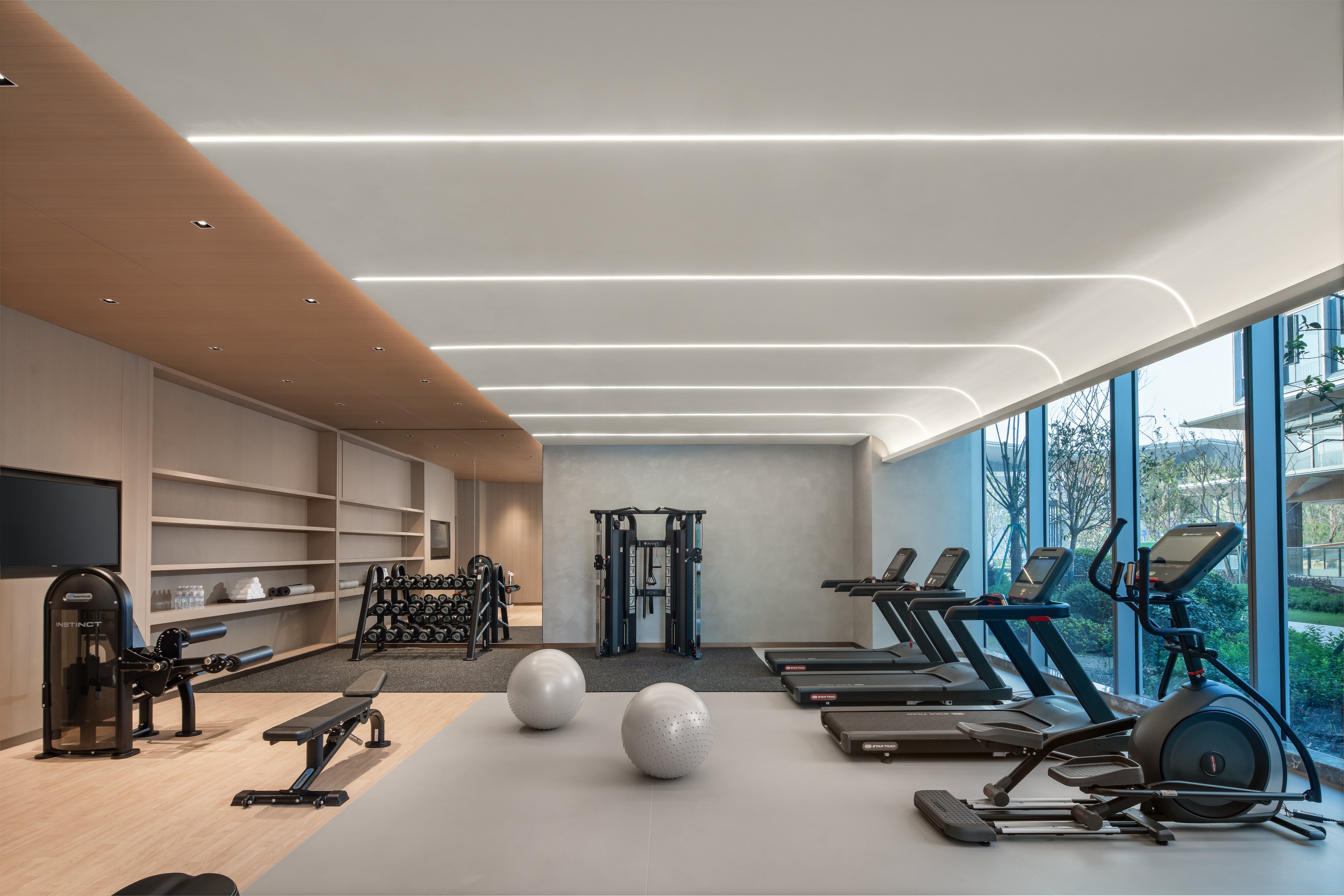Holiday Inn Hangzhou GCEC 24/50